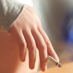 歯周病とタバコの関係　禁煙で歯周病予防？